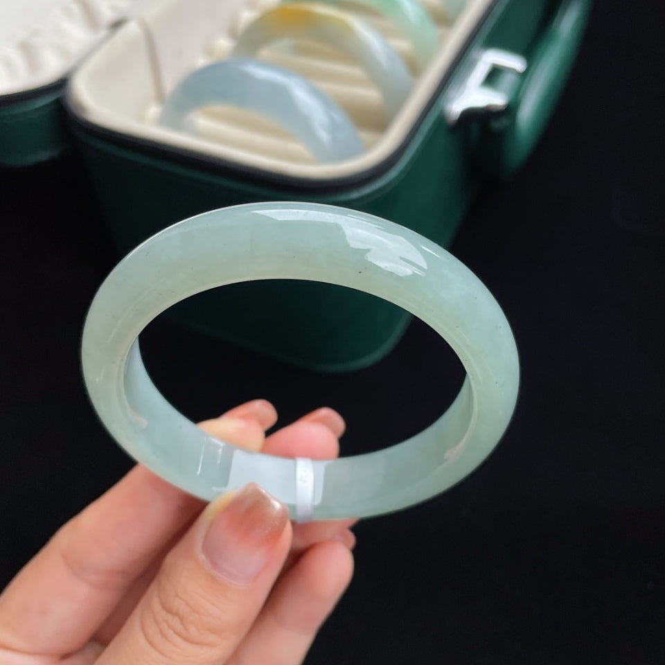 糯冰蓝晴底翡翠手镯（56mm）（yc017028）