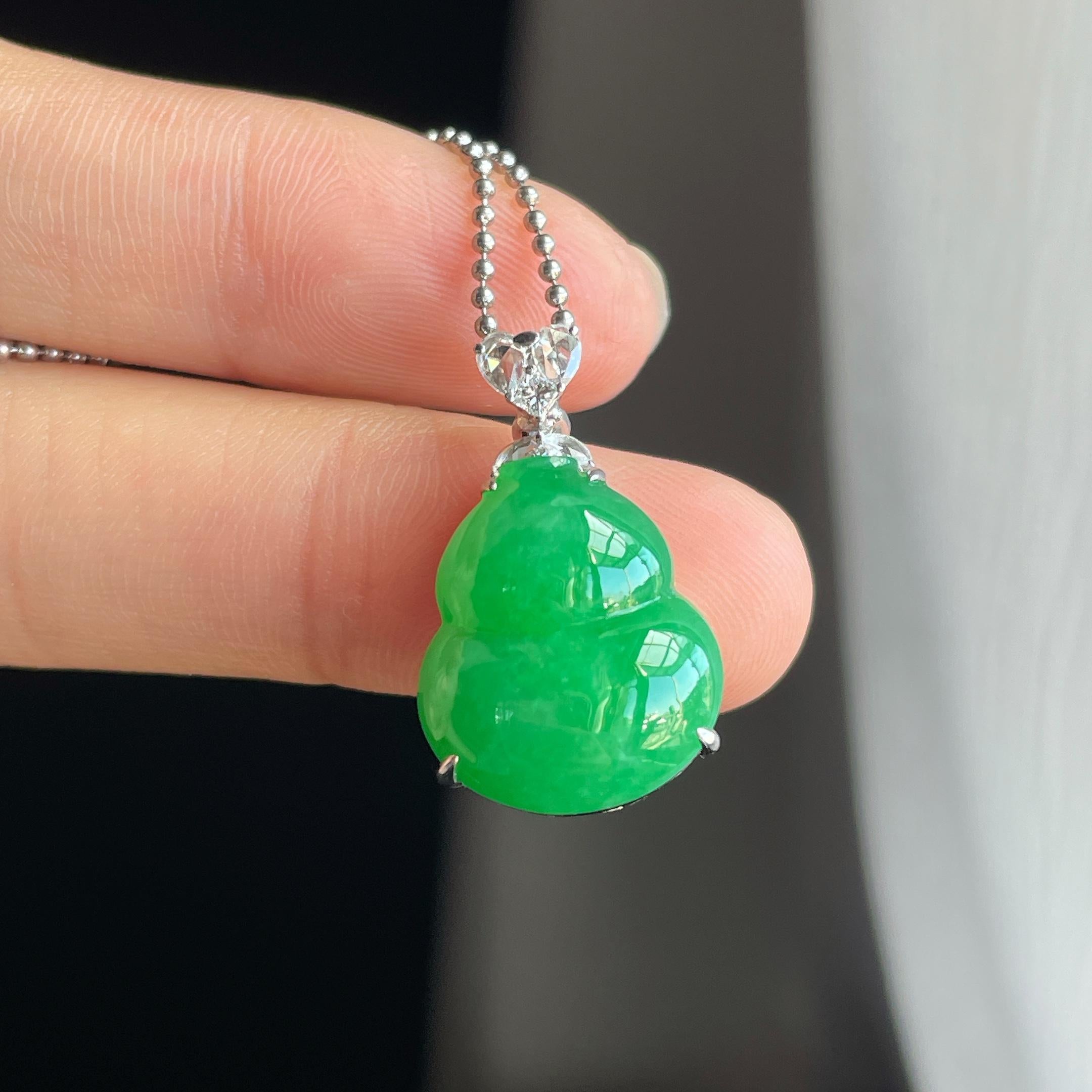 18k 金钻镶糯冰满绿翡翠葫芦（yc318566）