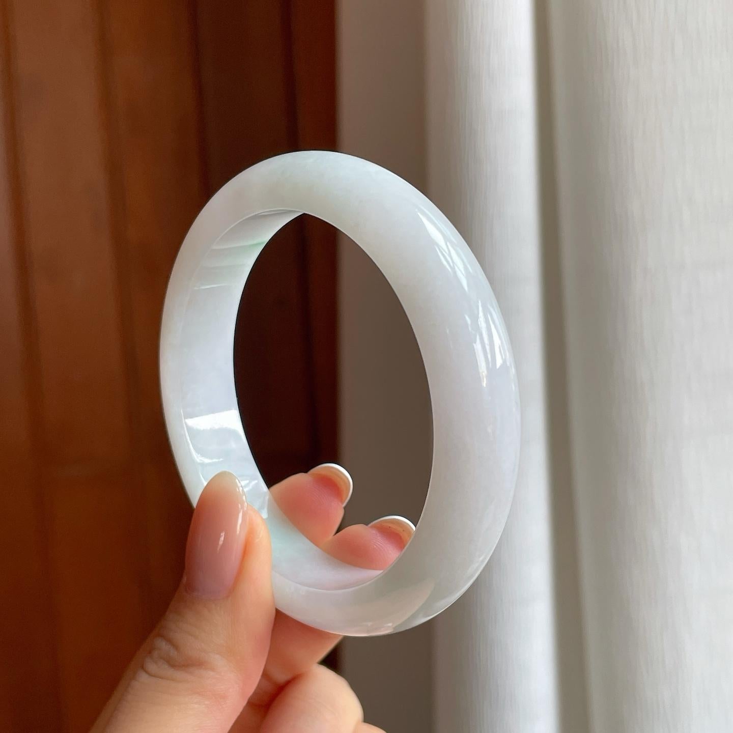 糯冰白底青翡翠平安镯（56mm)（yc373875）