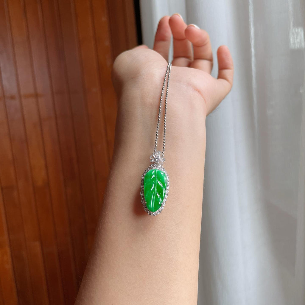 18k金镶糯冰满绿翡翠叶子（yc250567）