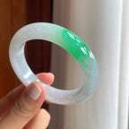 糯冰带辣绿色翡翠平安镯（56mm）（yc249148）