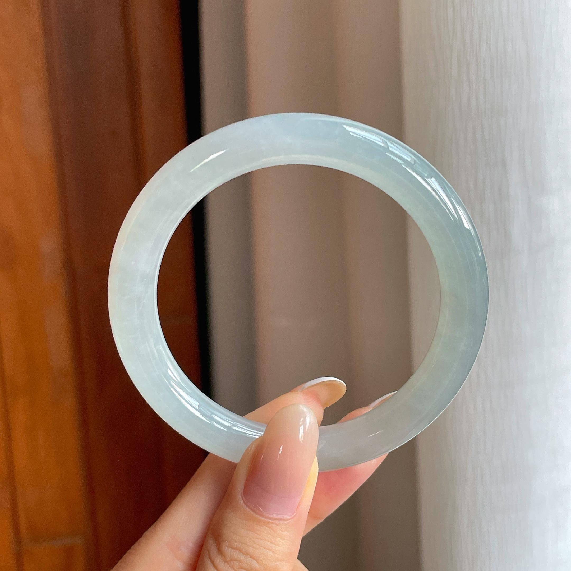 糯冰淡底色翡翠圆条手镯（55.2mm)（yc412124）