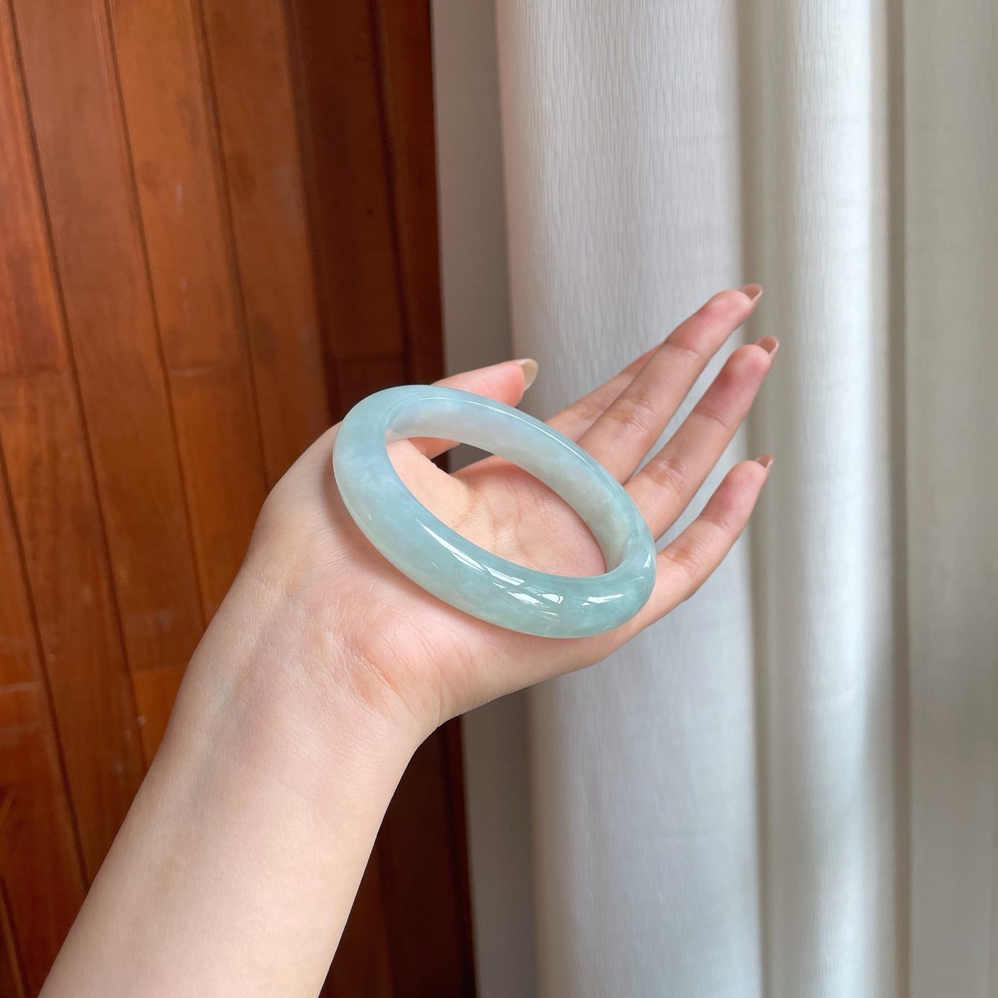 糯冰淡底色翡翠平安镯（59mm)（yc360253）