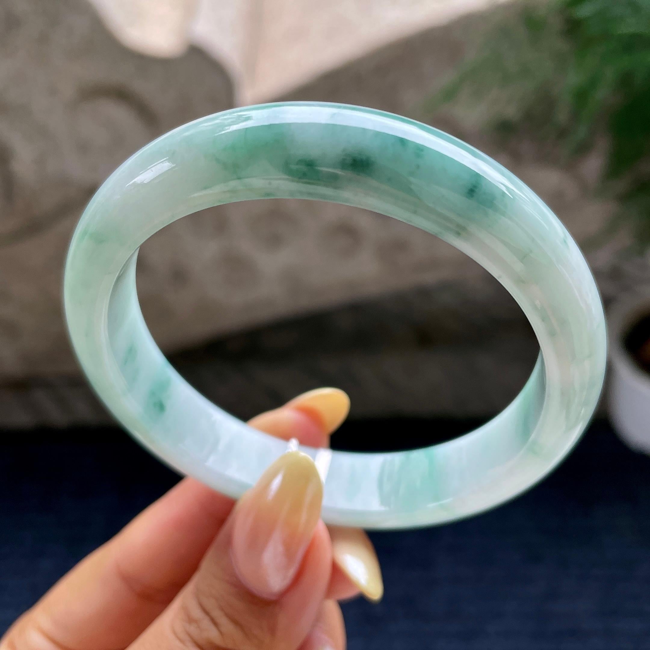 大圈口         细糯种飘花正圈平安镯58圈           天然缅甸A货翡翠（yc460685）