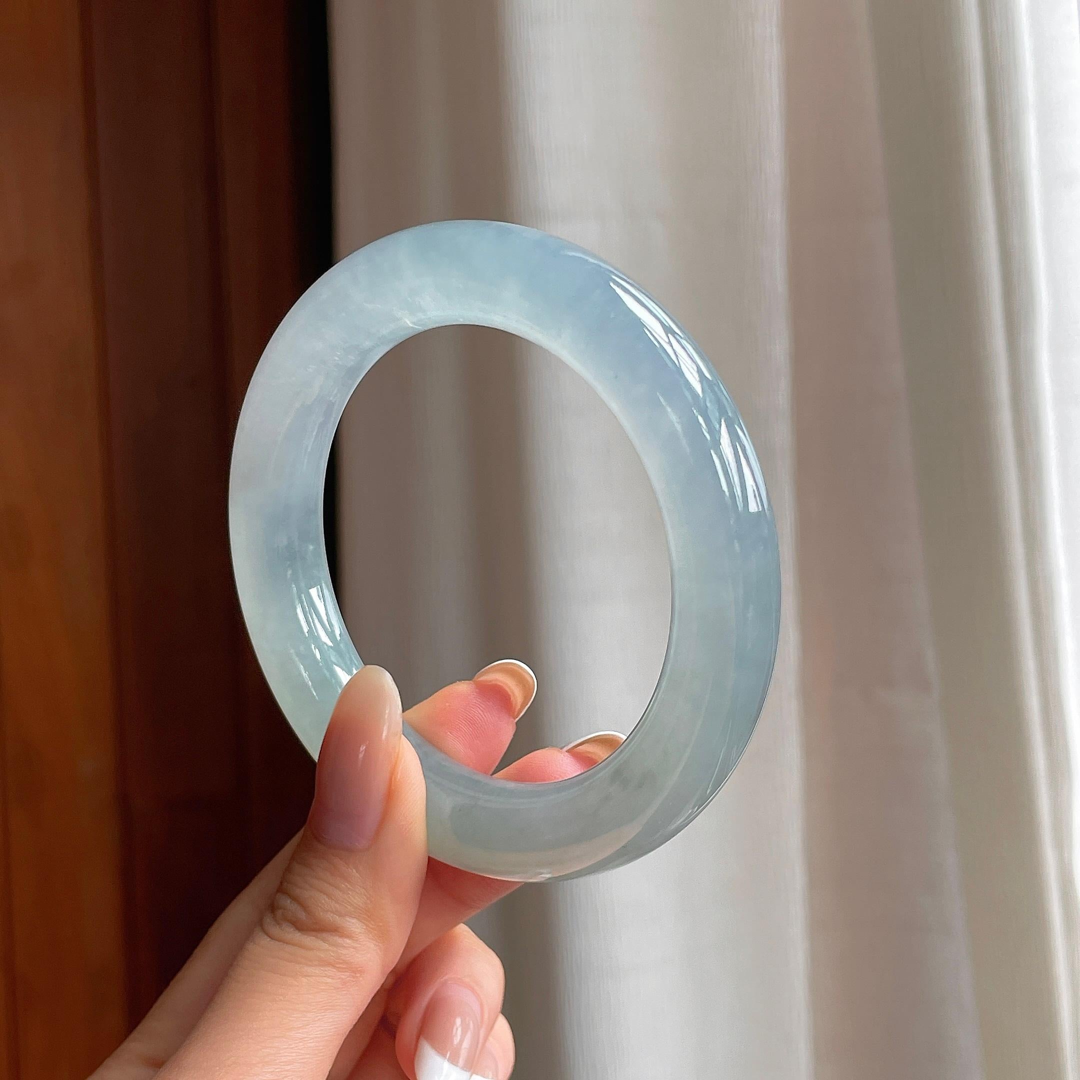 冰种蓝晴翡翠圆条手镯（56.2mm)（yc414476）