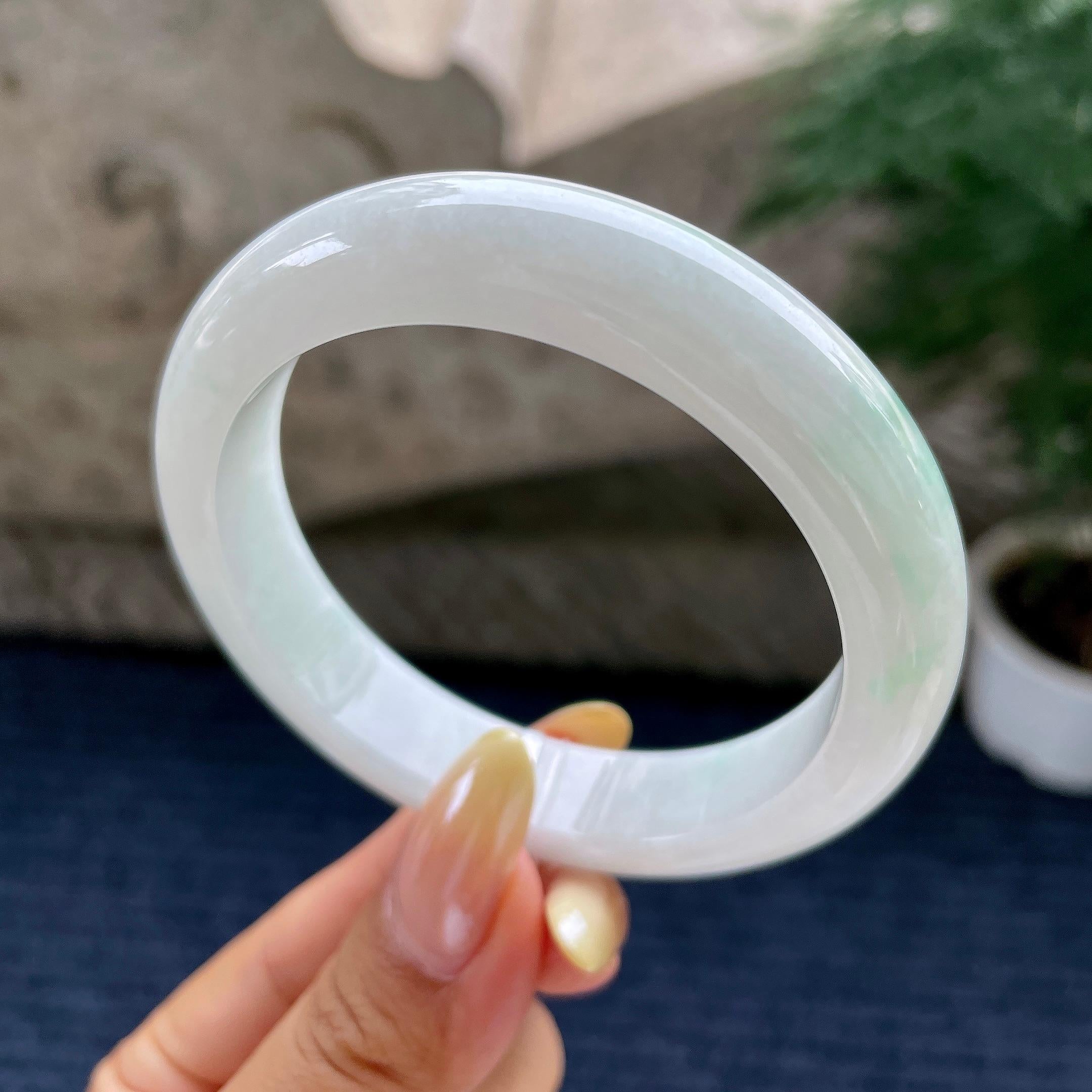 细糯种飘绿花正圈平安镯56.8圈 天然缅甸A货翡翠（yc481941）