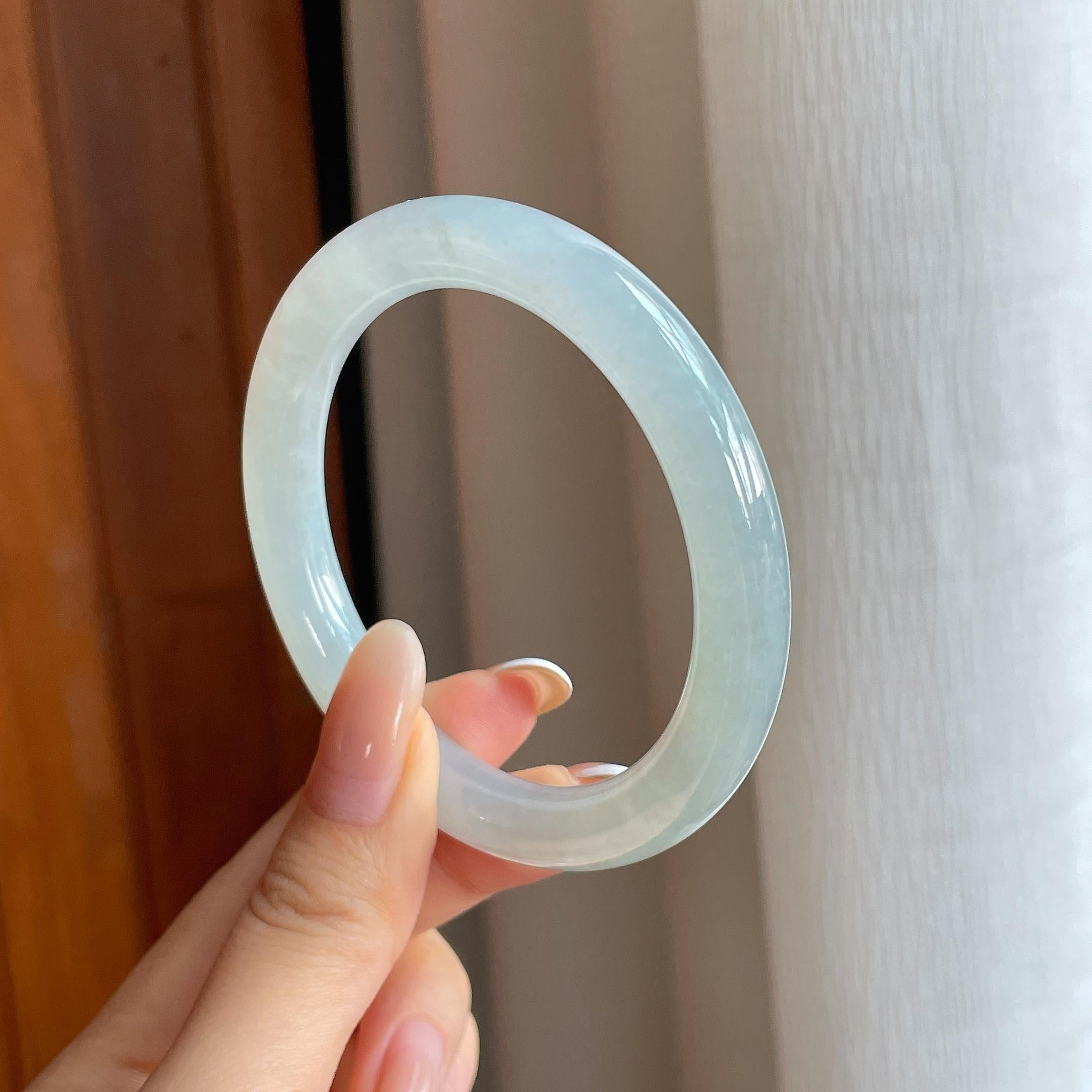 糯冰淡底色翡翠圆条手镯（55.2mm)（yc412124）