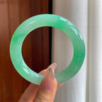 冰种阳绿翡翠圆条手镯（55.5mm）（yc354243）