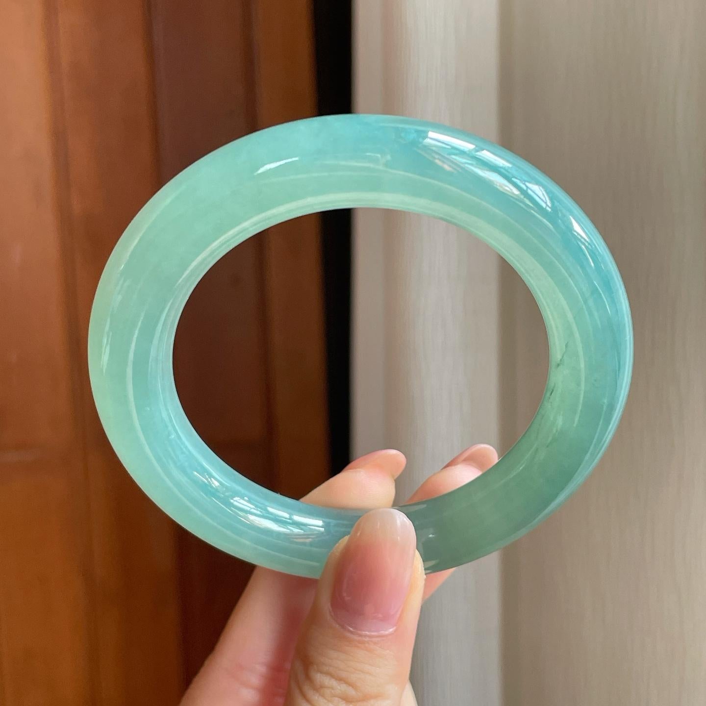 冰种蓝晴底翡翠圆条手镯（55.8mm)（yc345509）