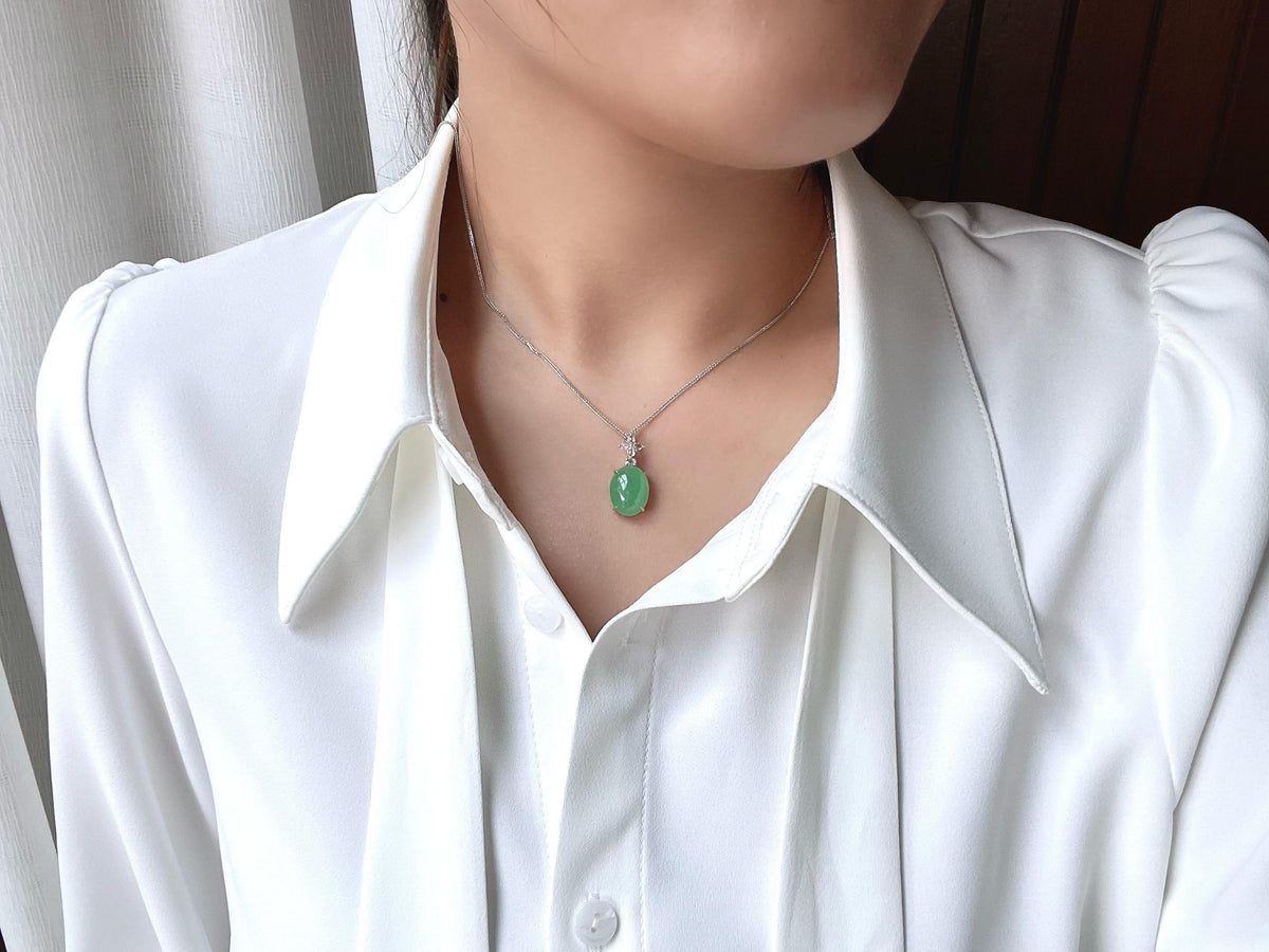 18k金镶冰种果绿蛋面吊坠 天然缅甸A货翡翠（yc707014）