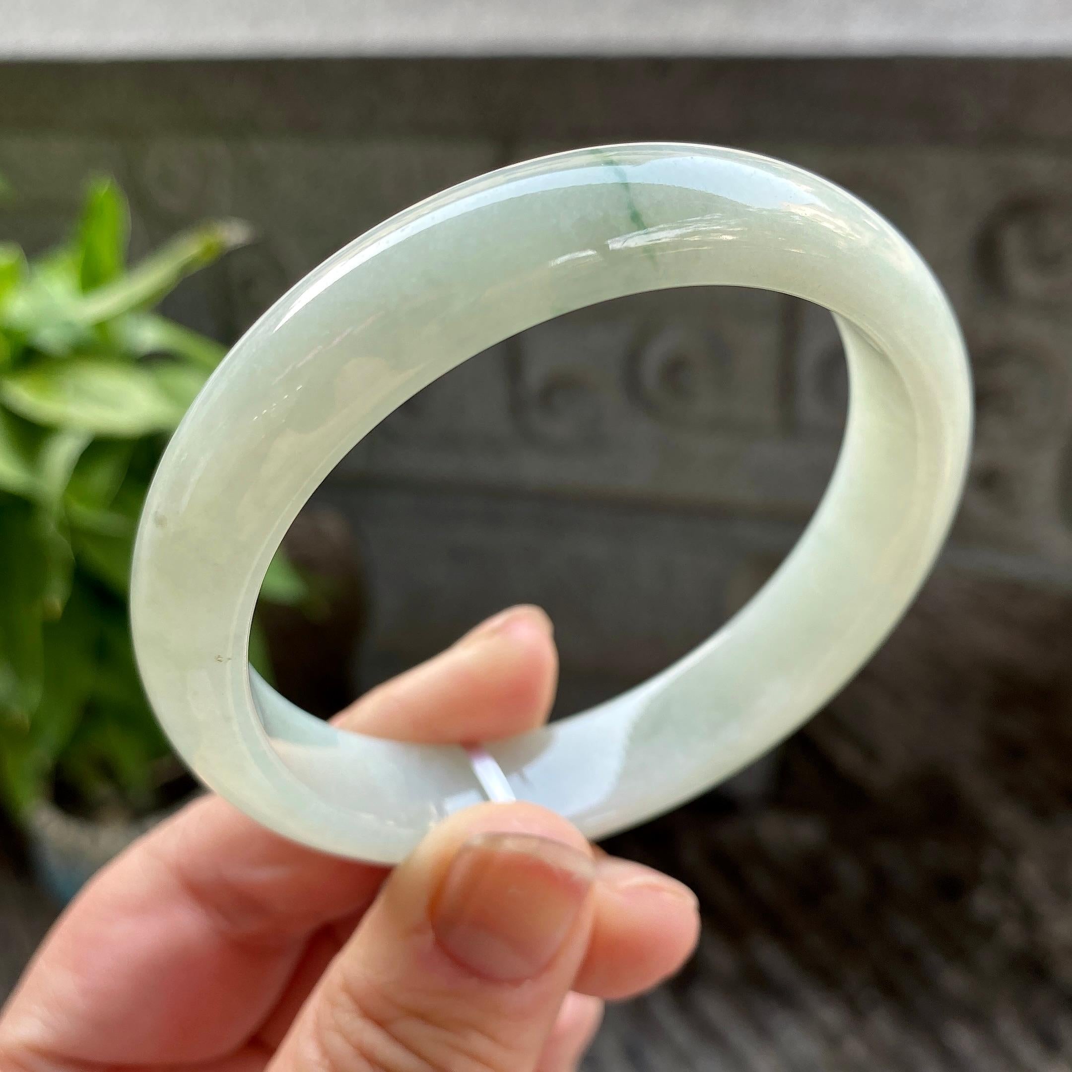 大圈口 细糯种飘绿花正圈平安镯58.6圈口 天然缅甸A货翡翠（yc313314）
