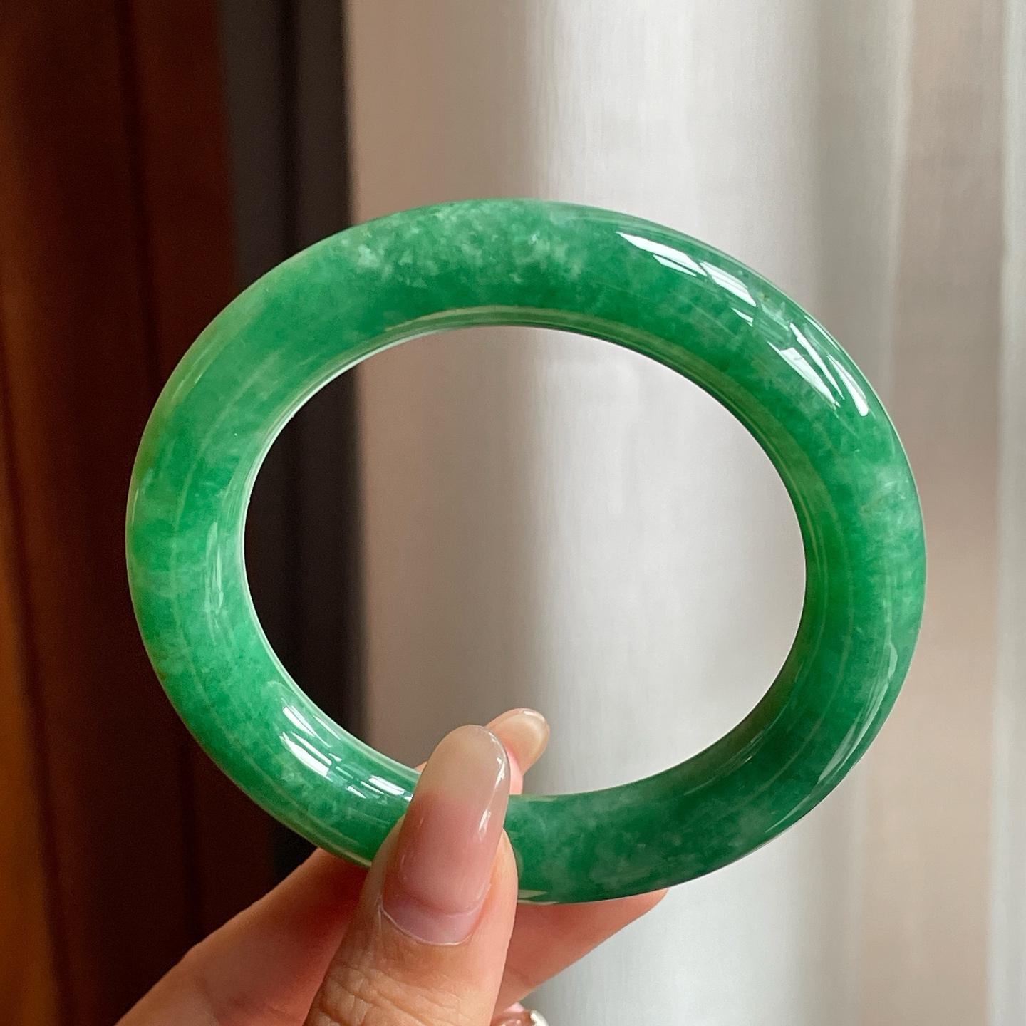 糯冰种满绿翡翠圆条手镯（56mm）（yc200658）
