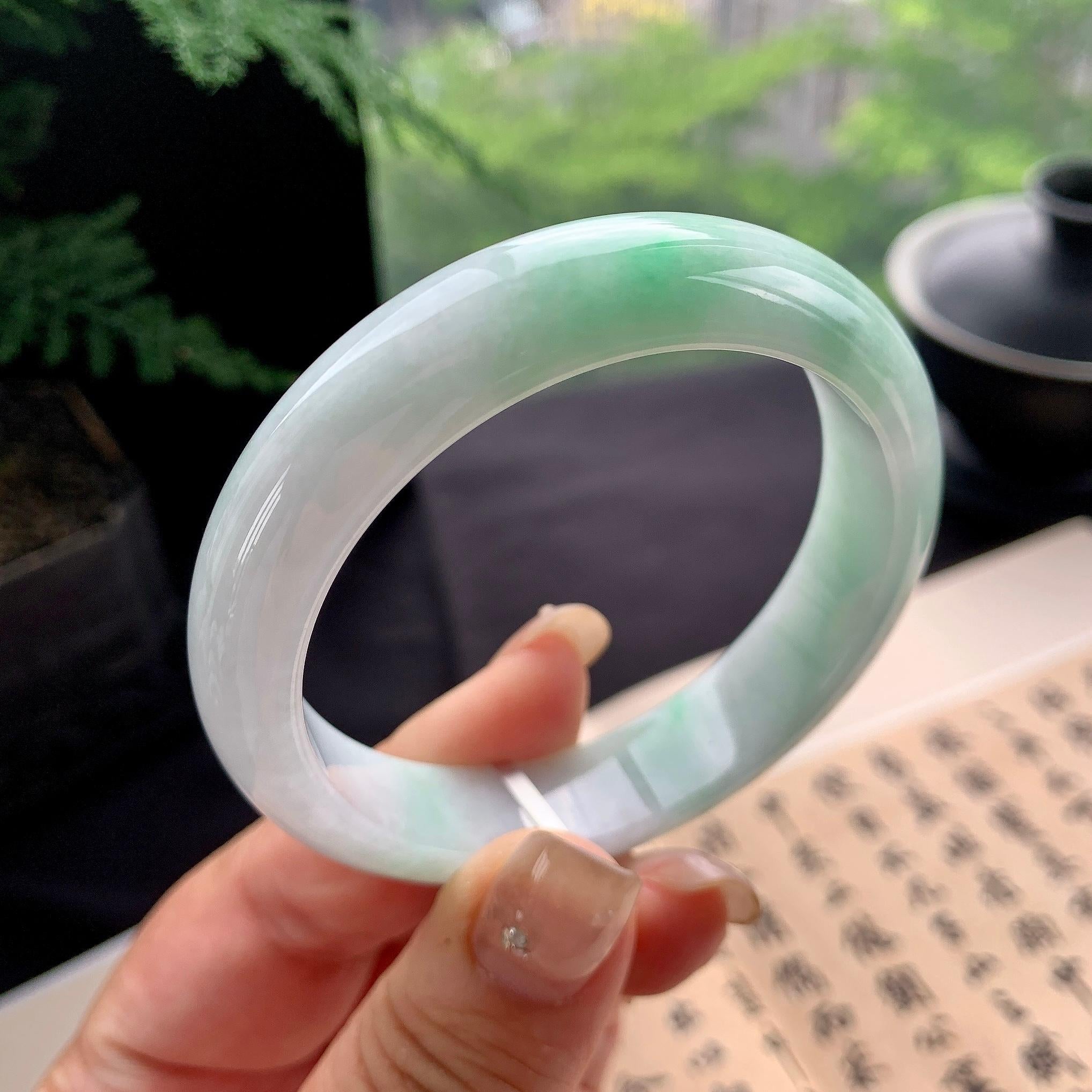 细糯种淡晴底飘绿正圈平安镯 54圈口 天然缅甸A货翡翠（yc473063）