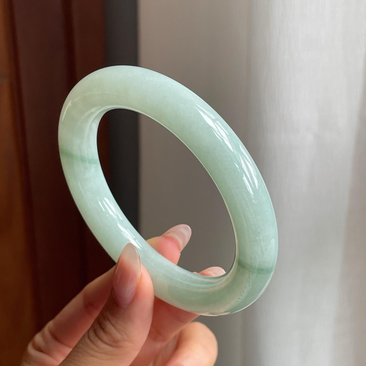糯冰种晴底飘花翡翠圆条手镯（56mm）（yc199650）