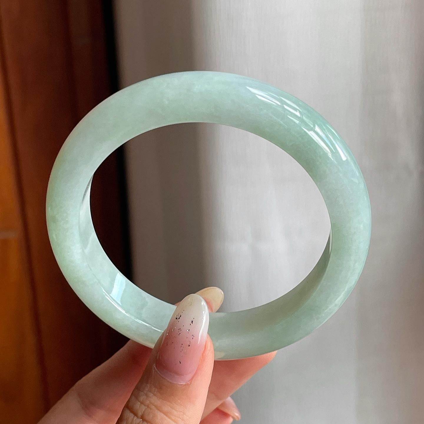 糯冰种晴底翡翠平安镯（56.5mm）（yc216831）