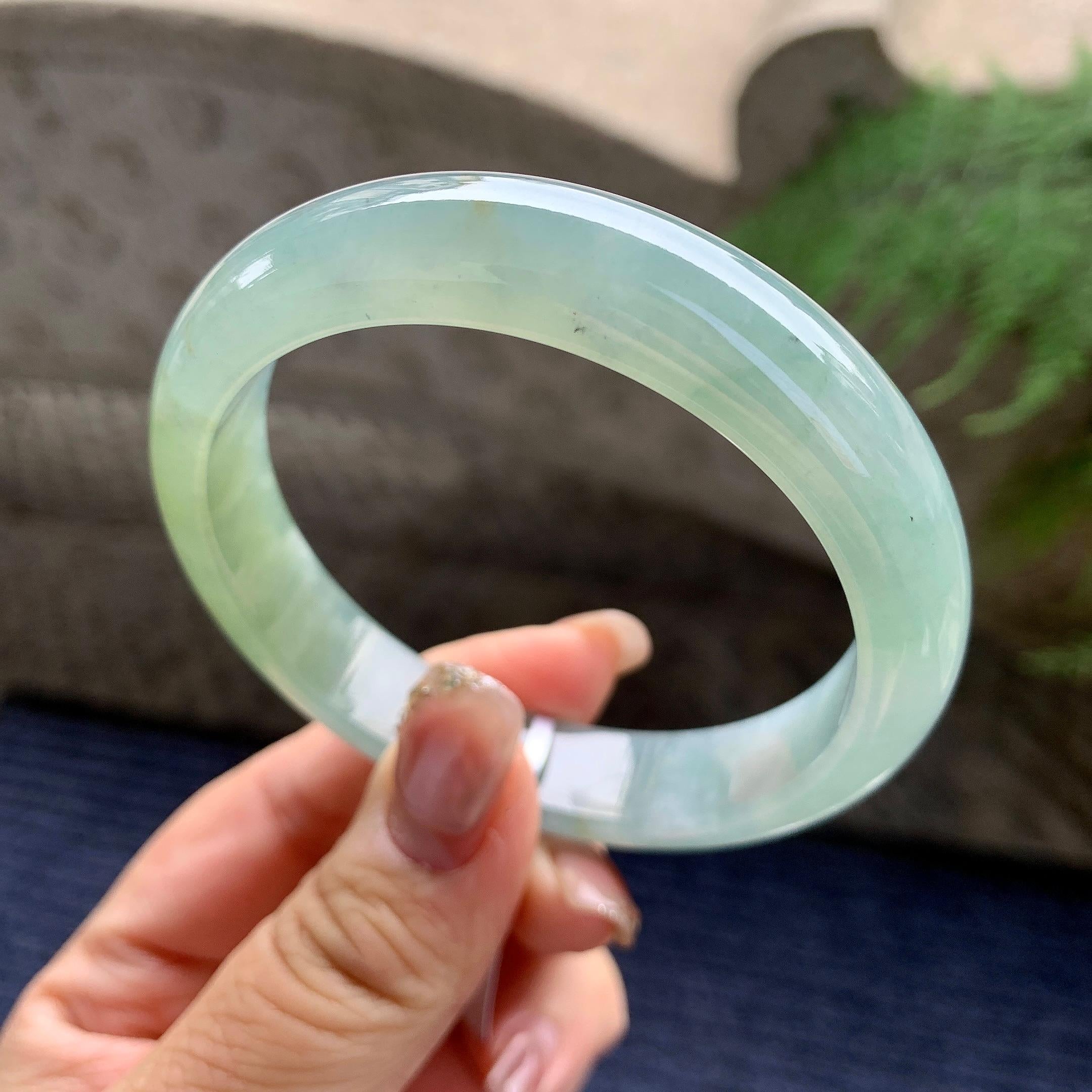 糯冰种晴底黄翡平安镯（57.7mm）（yc297955）
