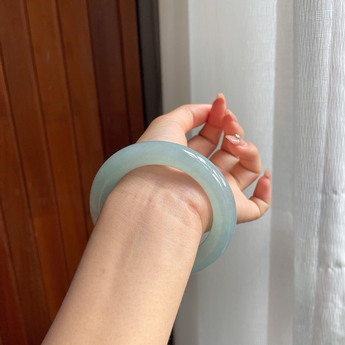 糯冰种晴底翡翠圆条手镯（57mm）（yc200133）