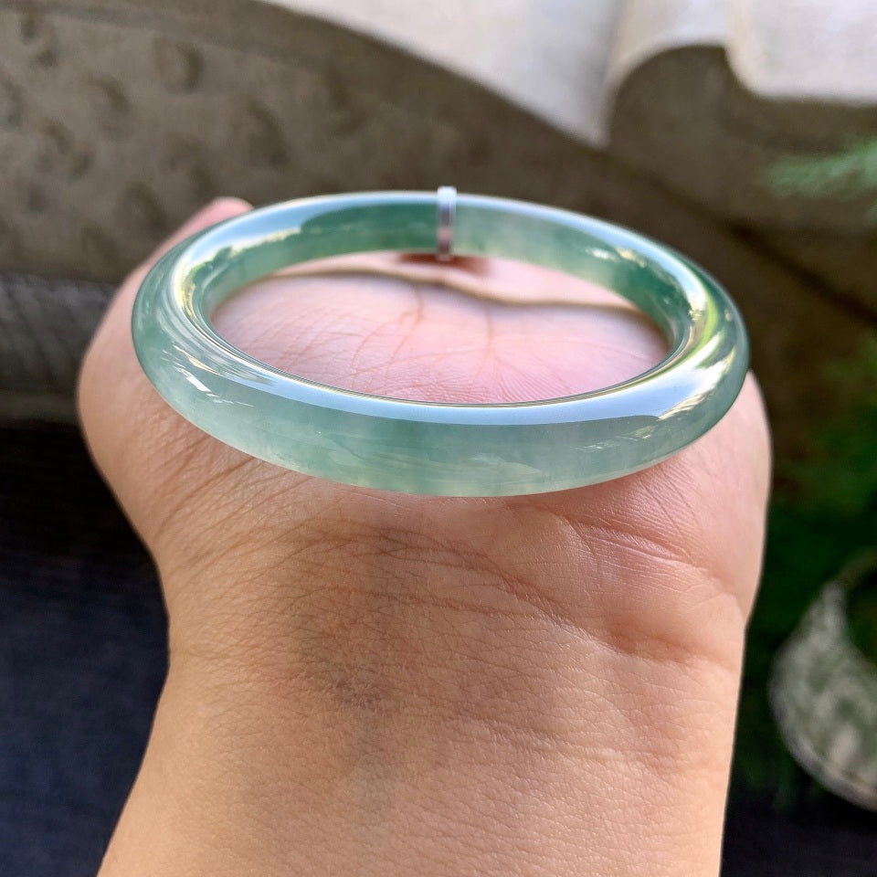 糯冰晴水飘花圆条手镯（53.8mm）（yc028508）