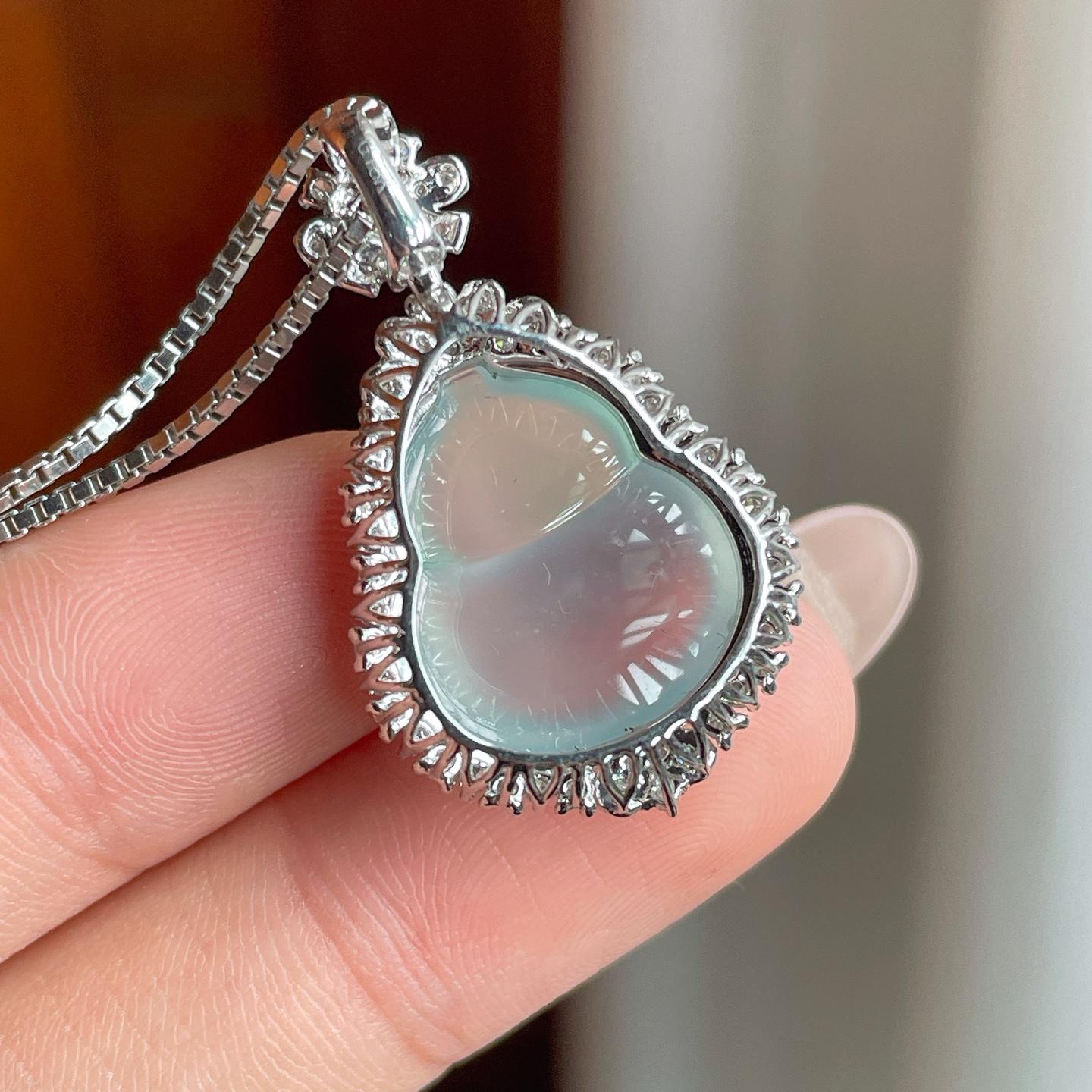 18k金镶冰种淡底色翡翠葫芦（yc239367）