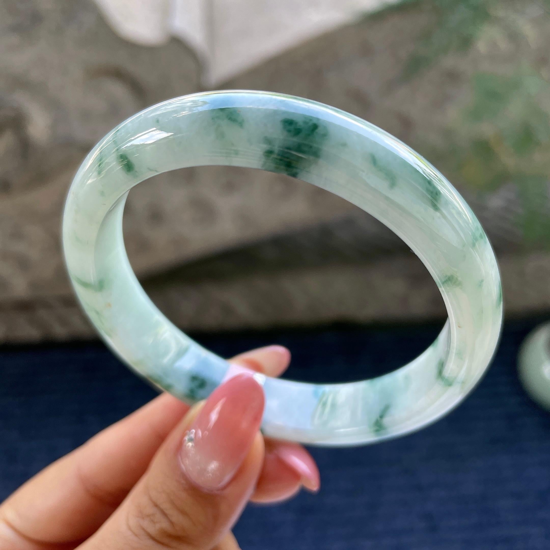 大圈口      细糯种飘花正圈平安镯58.8圈    天然缅甸A货翡翠（yc425986）