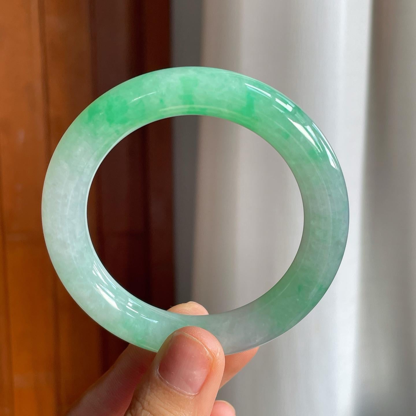 糯冰带色圆条翡翠手镯（54mm）（yc225097）