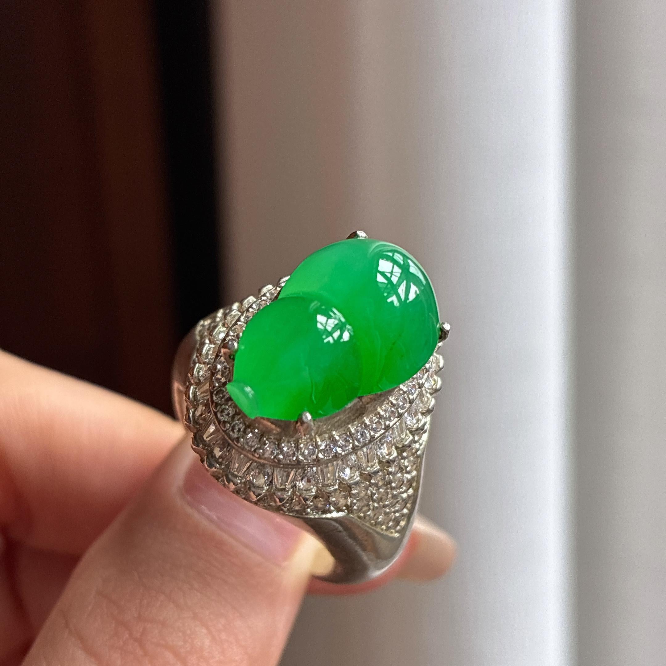 Mặt đá trứng bầu dục màu lục đầy đá băng chủng đế đồng Ngọc phỉ thúy tự nhiên loại A Myanmar (yc450163)
