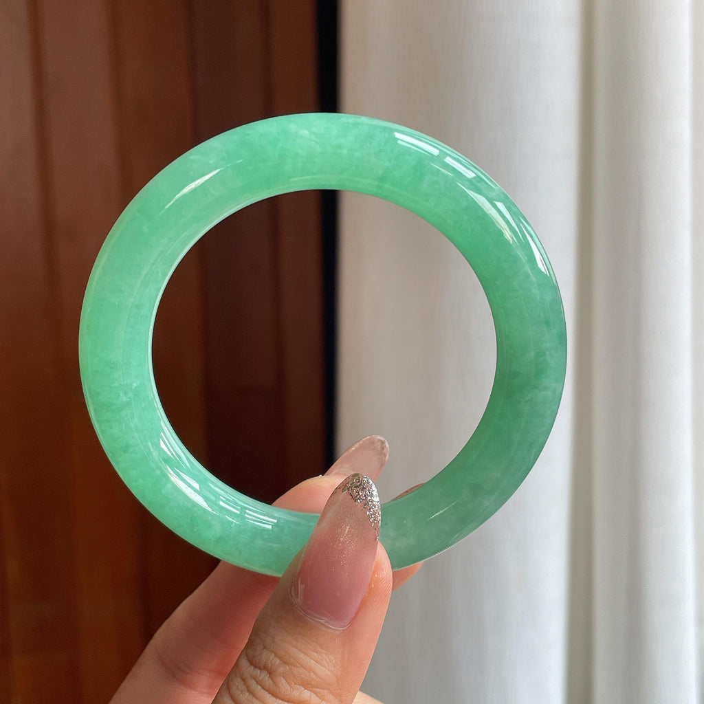 冰种果绿翡翠圆条手镯（55.5mm）（yc354245）