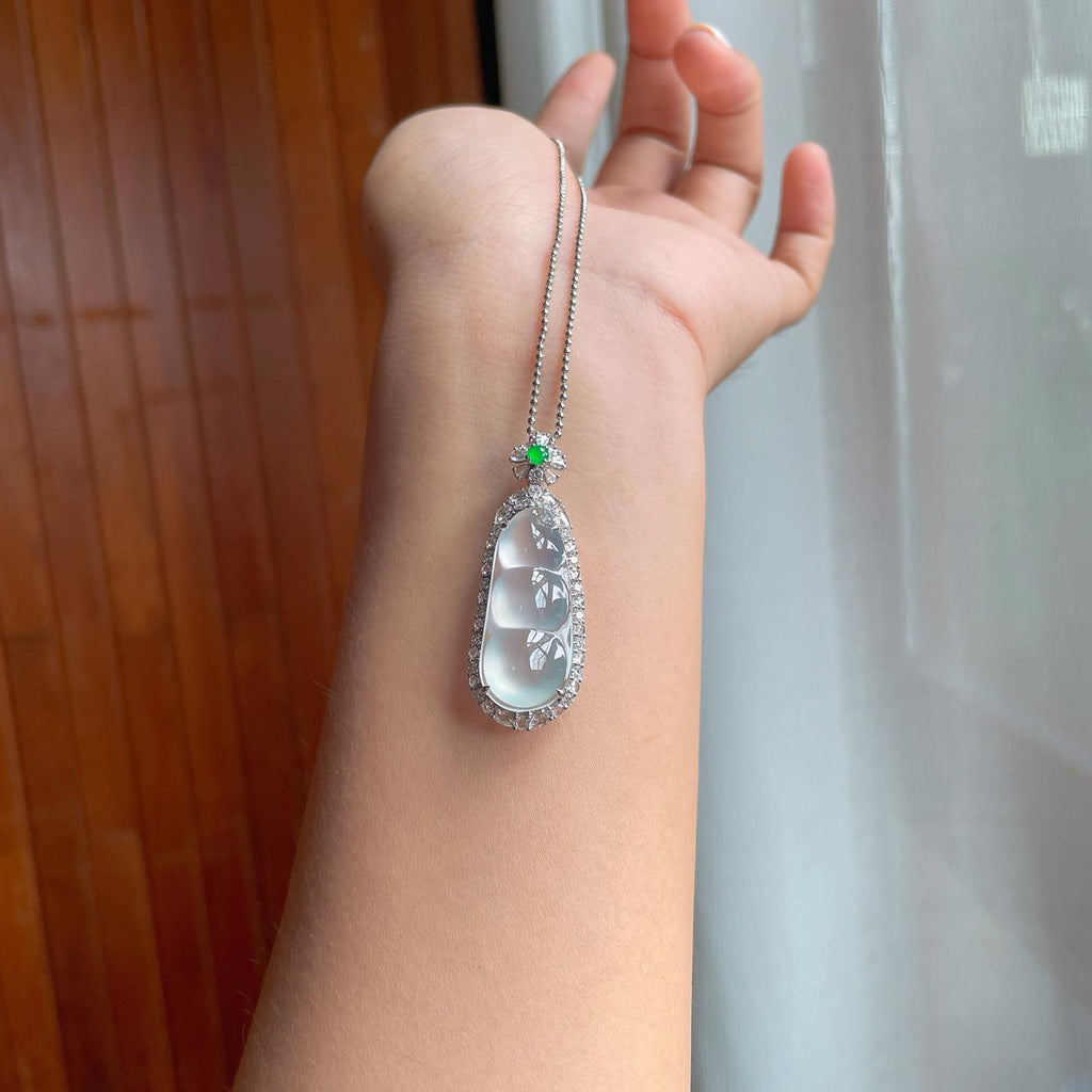 18k金镶冰种无色翡翠豆子（yc250570）