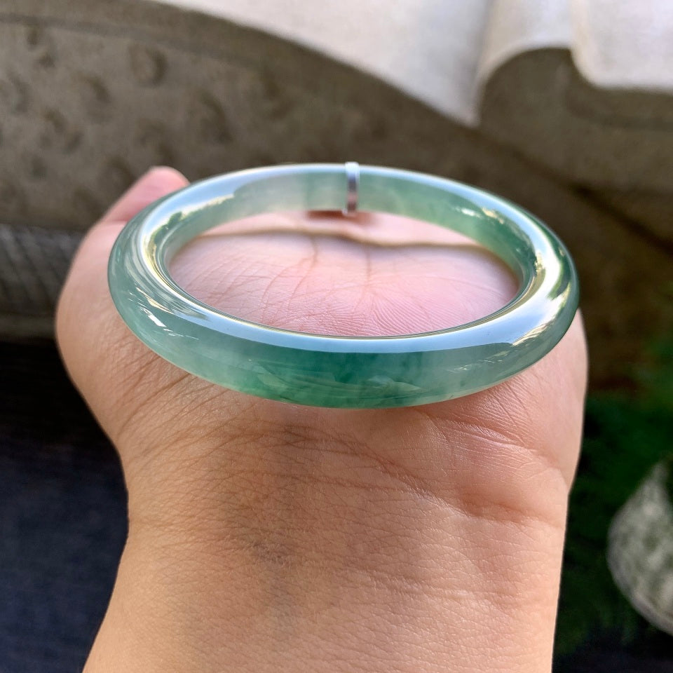 糯冰晴水飘花圆条手镯（53.8mm）（yc028508）