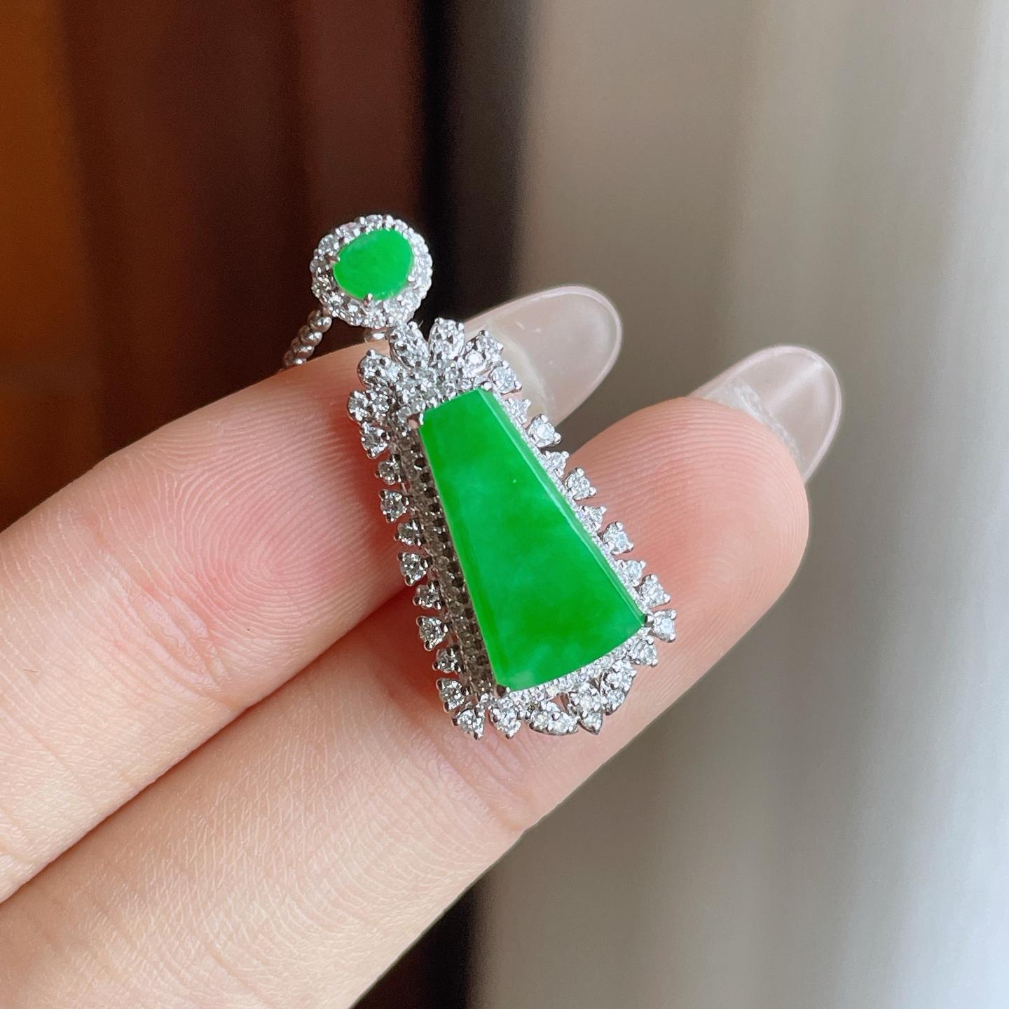 18k金镶糯冰翡翠无事牌（yc241870）