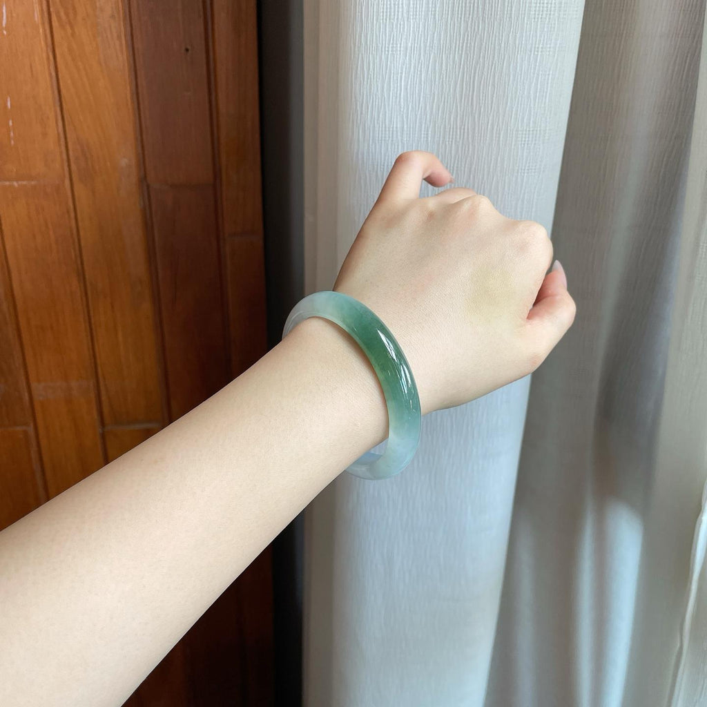 糯冰带色翡翠平安镯（59.5mm）（yc282557）