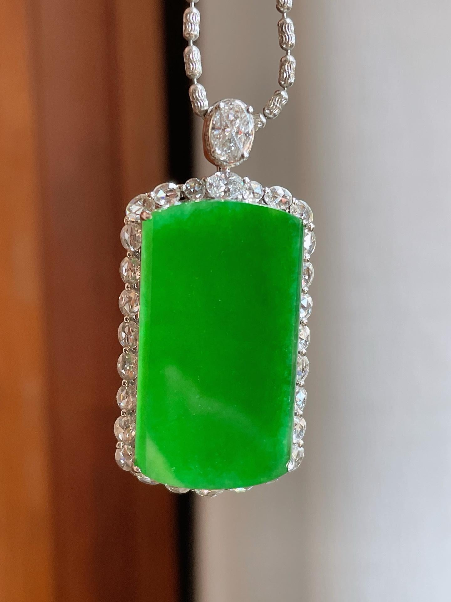 18k金镶糯冰满绿翡翠无事牌（yc241854）