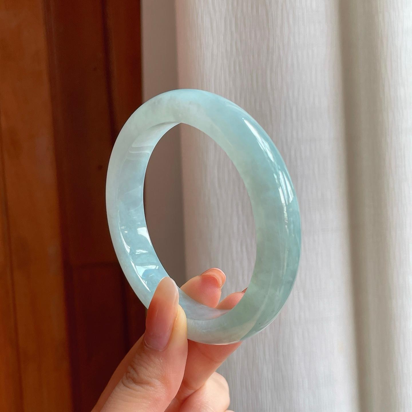 糯冰淡底色翡翠平安镯（59mm)（yc360253）