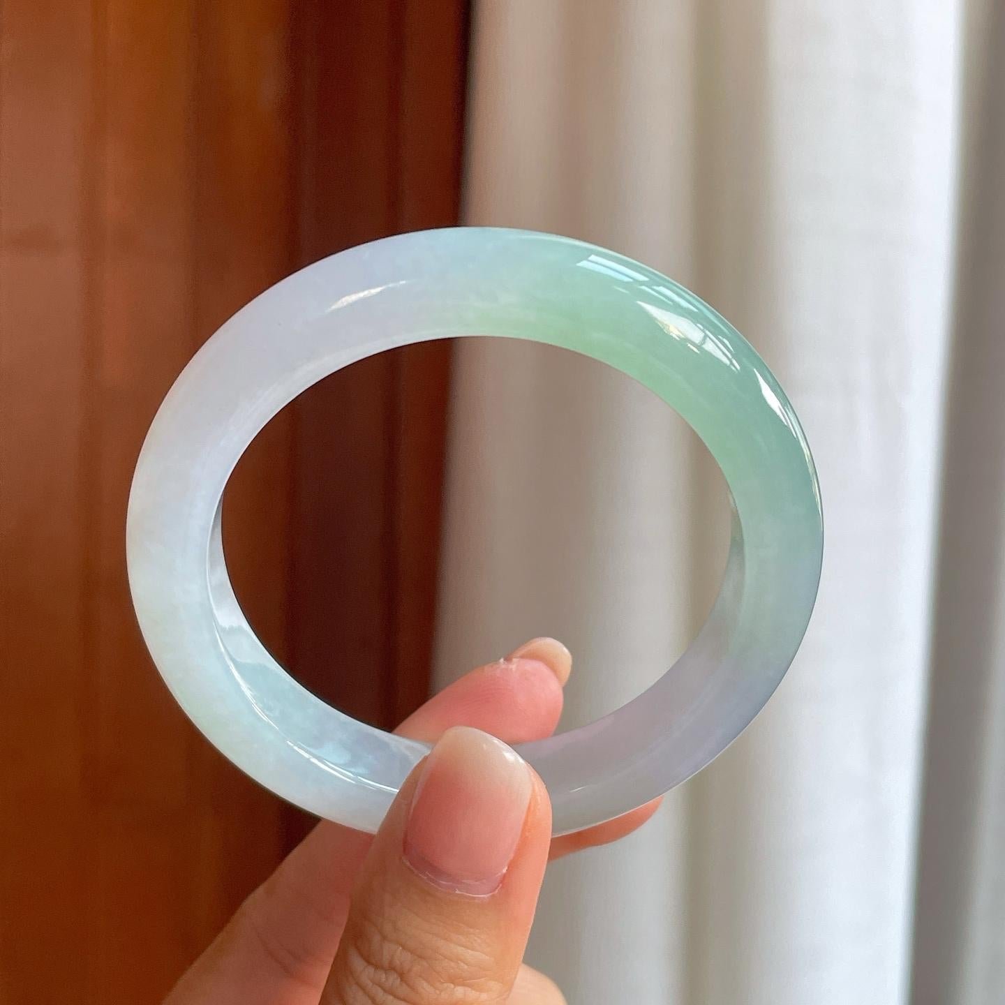 糯冰淡春彩底翡翠平安镯（55.5mm）（yc411305）