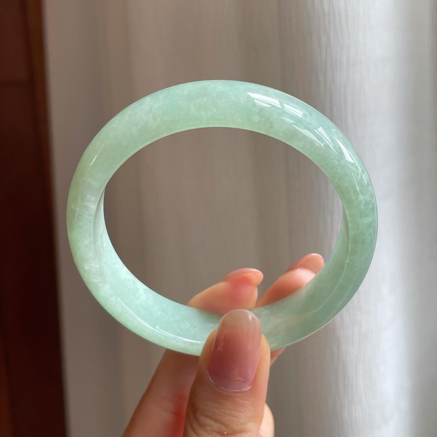 糯冰晴底翡翠平安镯（56mm)（yc345512）