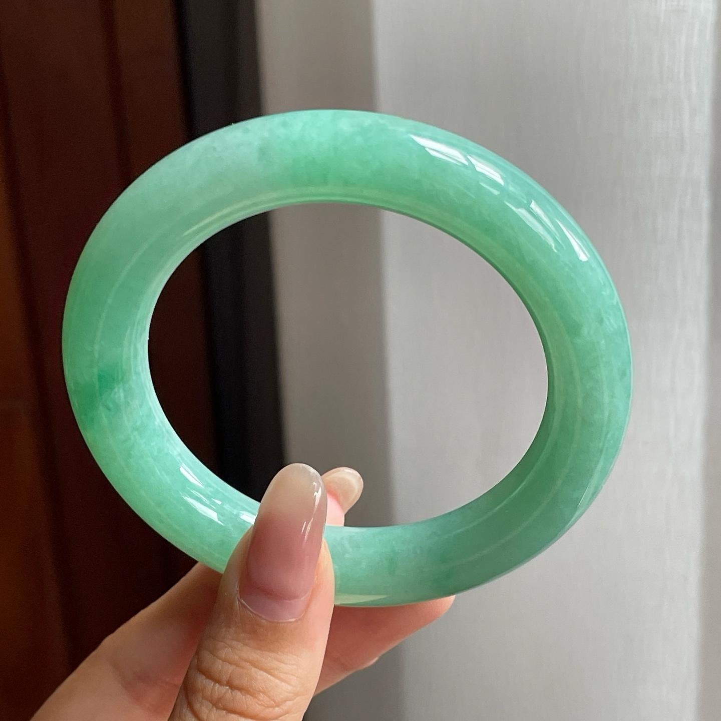 糯冰种豆绿满绿翡翠圆条手镯（54mm）（yc200134）