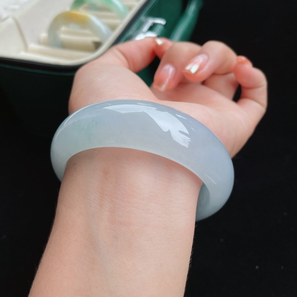 冰种蓝底飘花宽版正圈翡翠手镯（60.5mm）（yc017035）