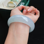 冰种蓝底飘花宽版正圈翡翠手镯（60.5mm）（yc017035）