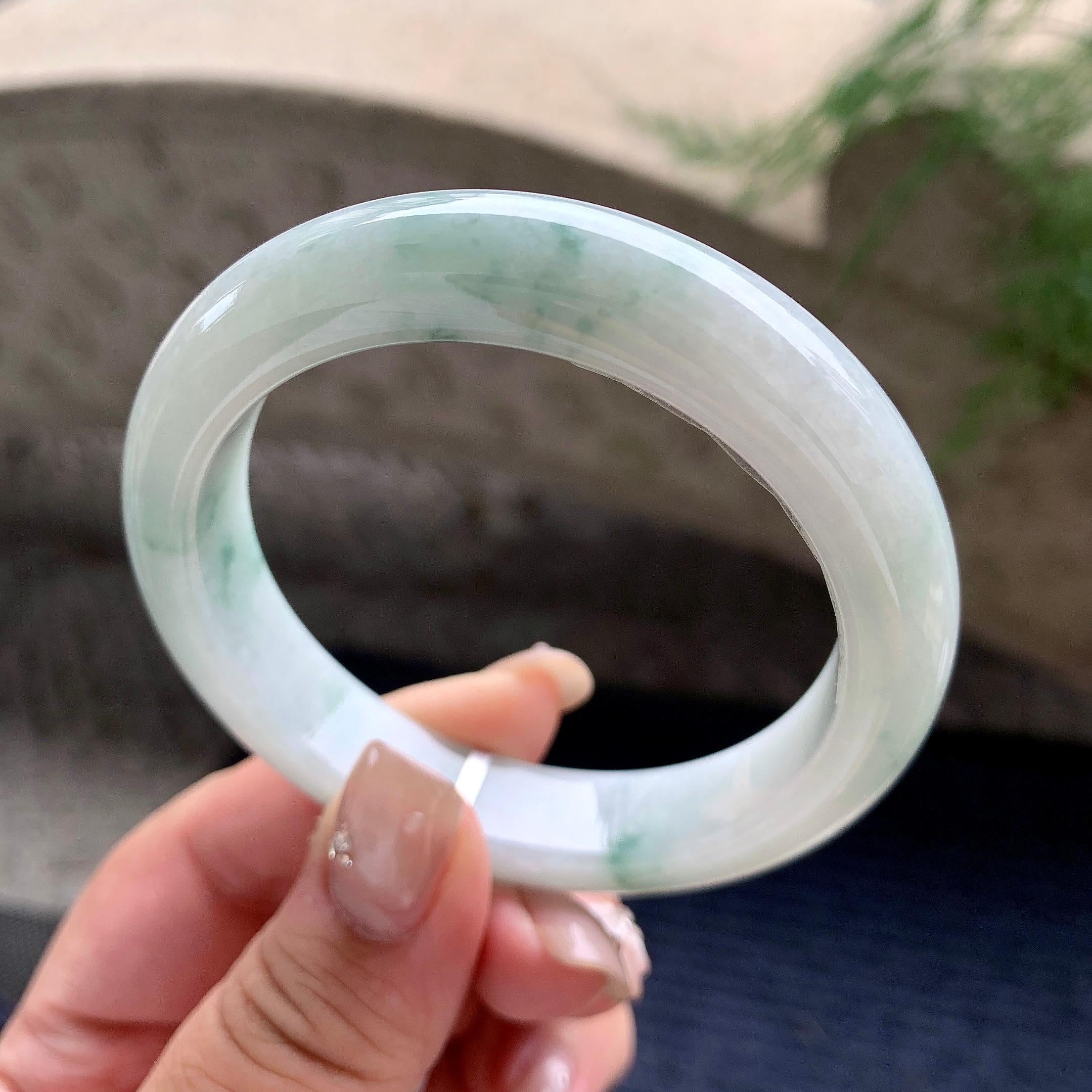 细糯种飘绿花正圈平安镯 55.5圈口 天然缅甸A货翡翠（yc468009）