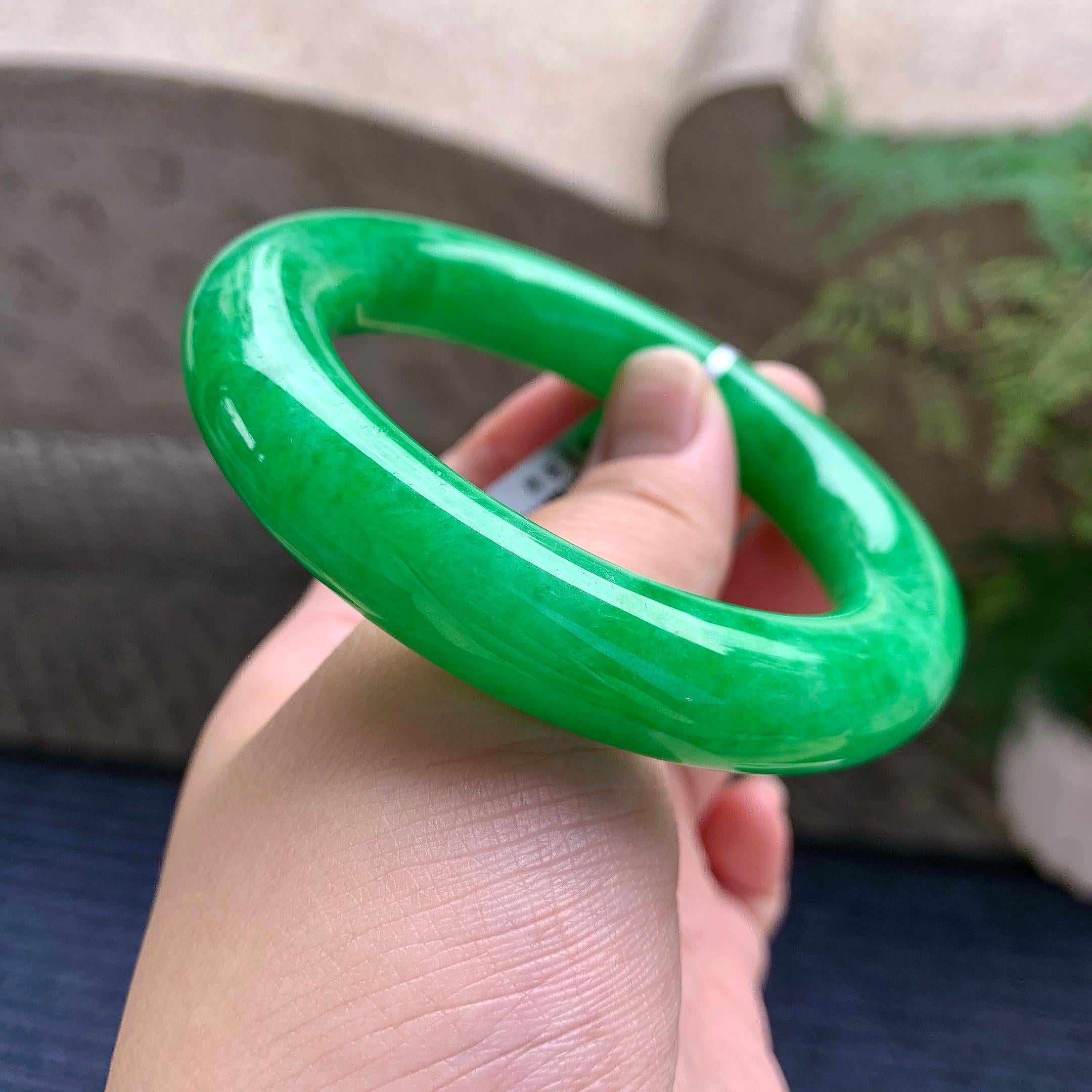 细糯种满绿圆条手镯（55.6mm）（yc233905）