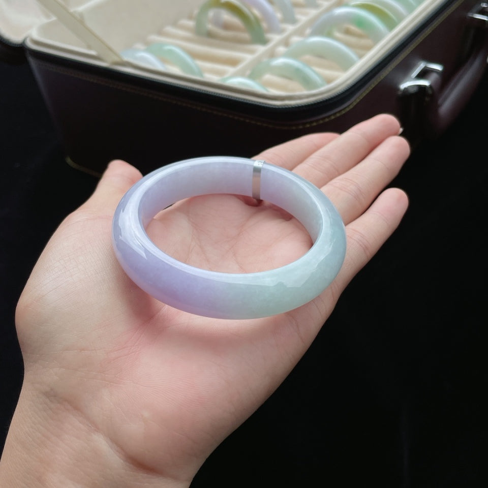 糯冰春彩正圈翡翠手镯（55.7mm）