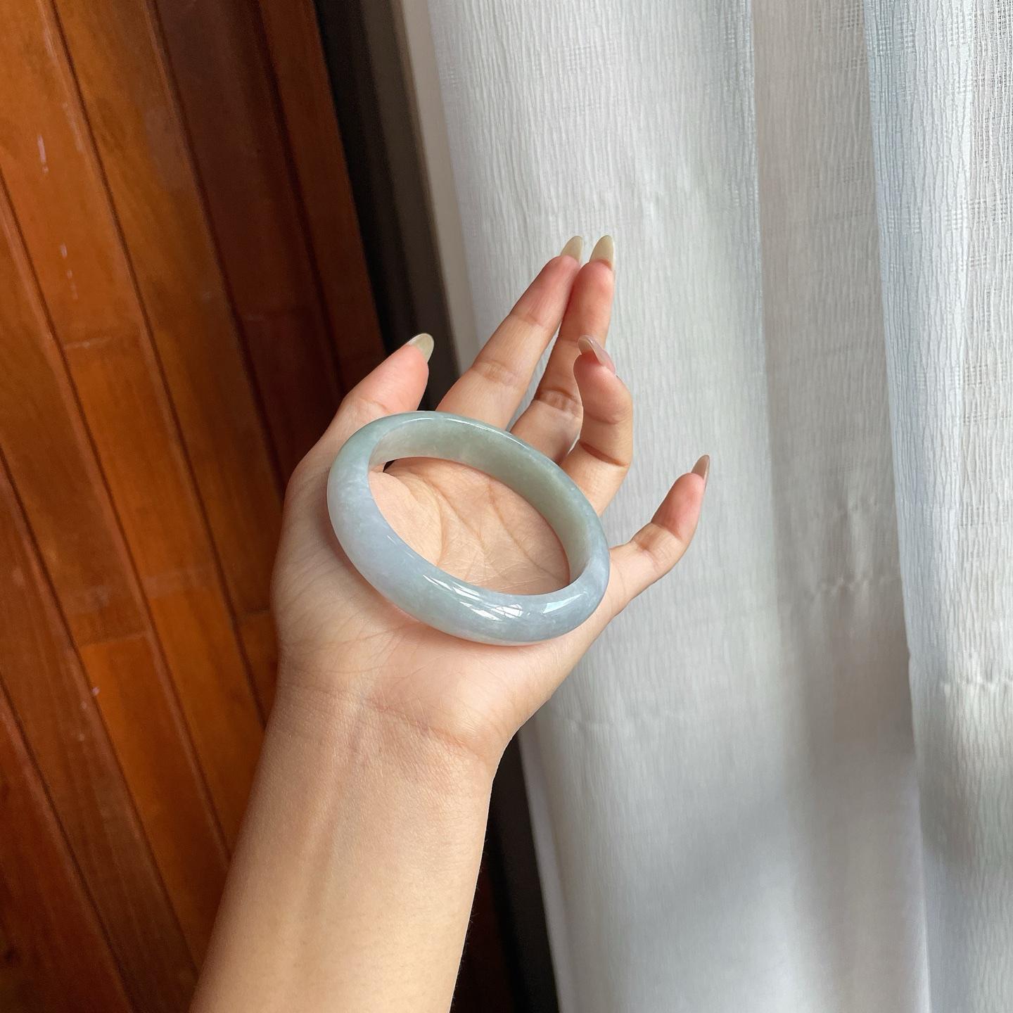 细糯种带底色翡翠平安镯（56.6mm）（yc220246）