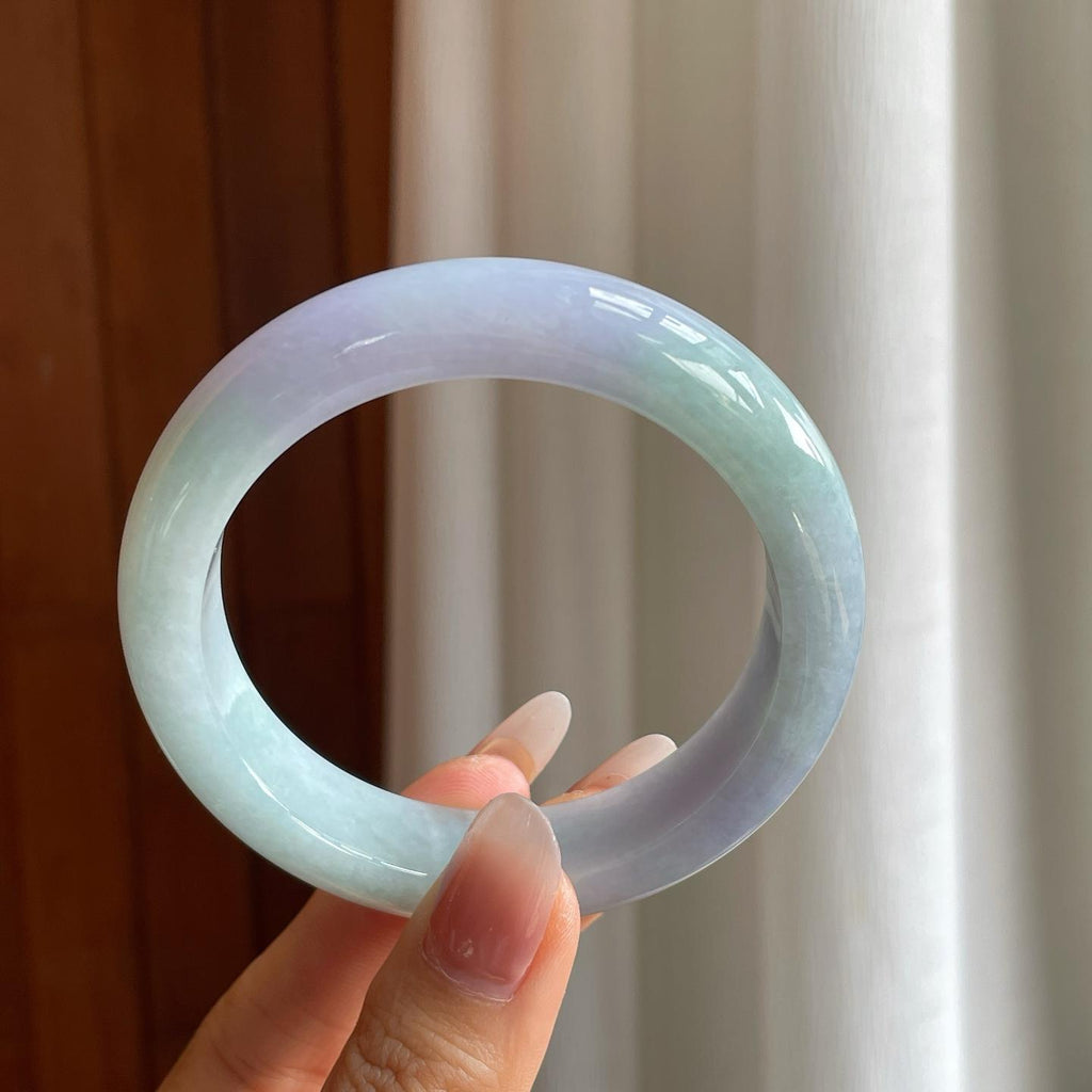 糯冰春带彩翡翠平安镯（57.5mm）（yc310545）