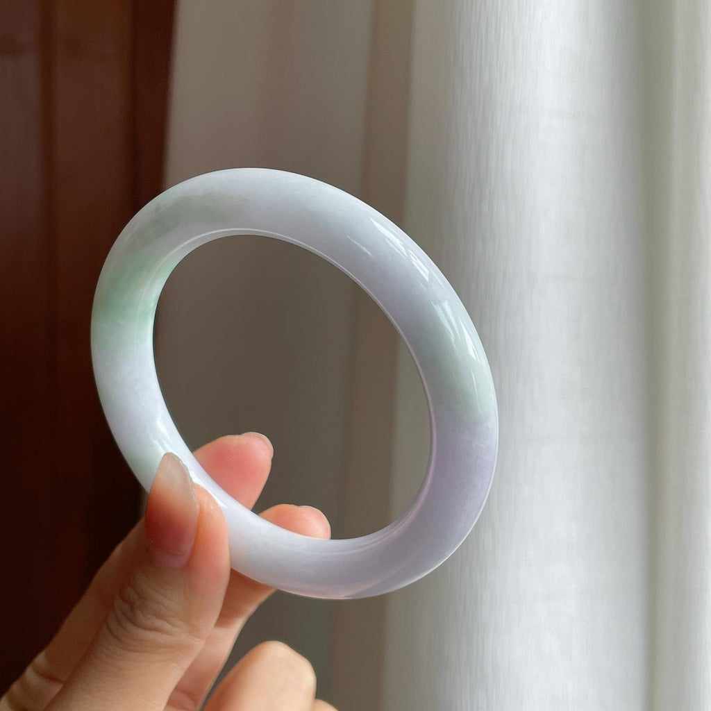 糯冰淡春底带色翡翠圆条手镯（59.5mm）（yc312893）