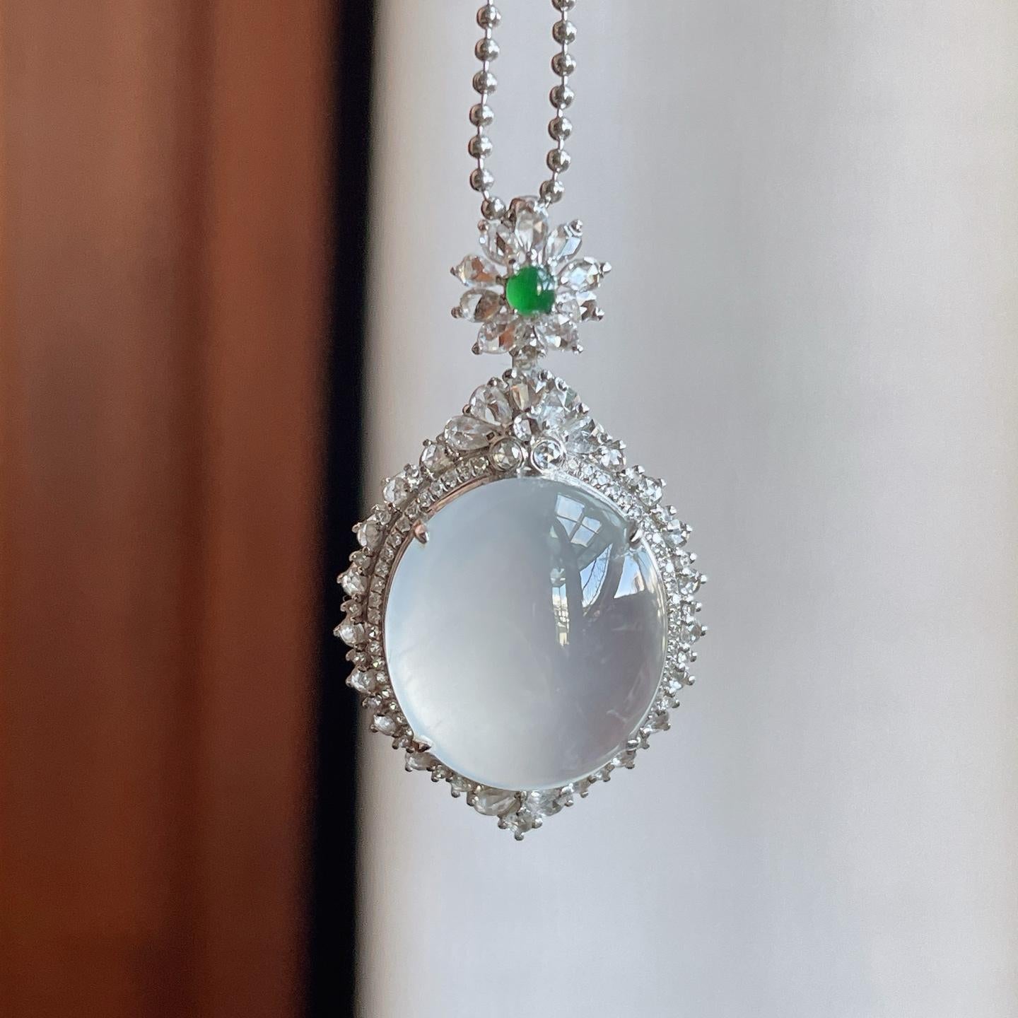 18k金镶冰玻种无色翡翠蛋面（yc242743）