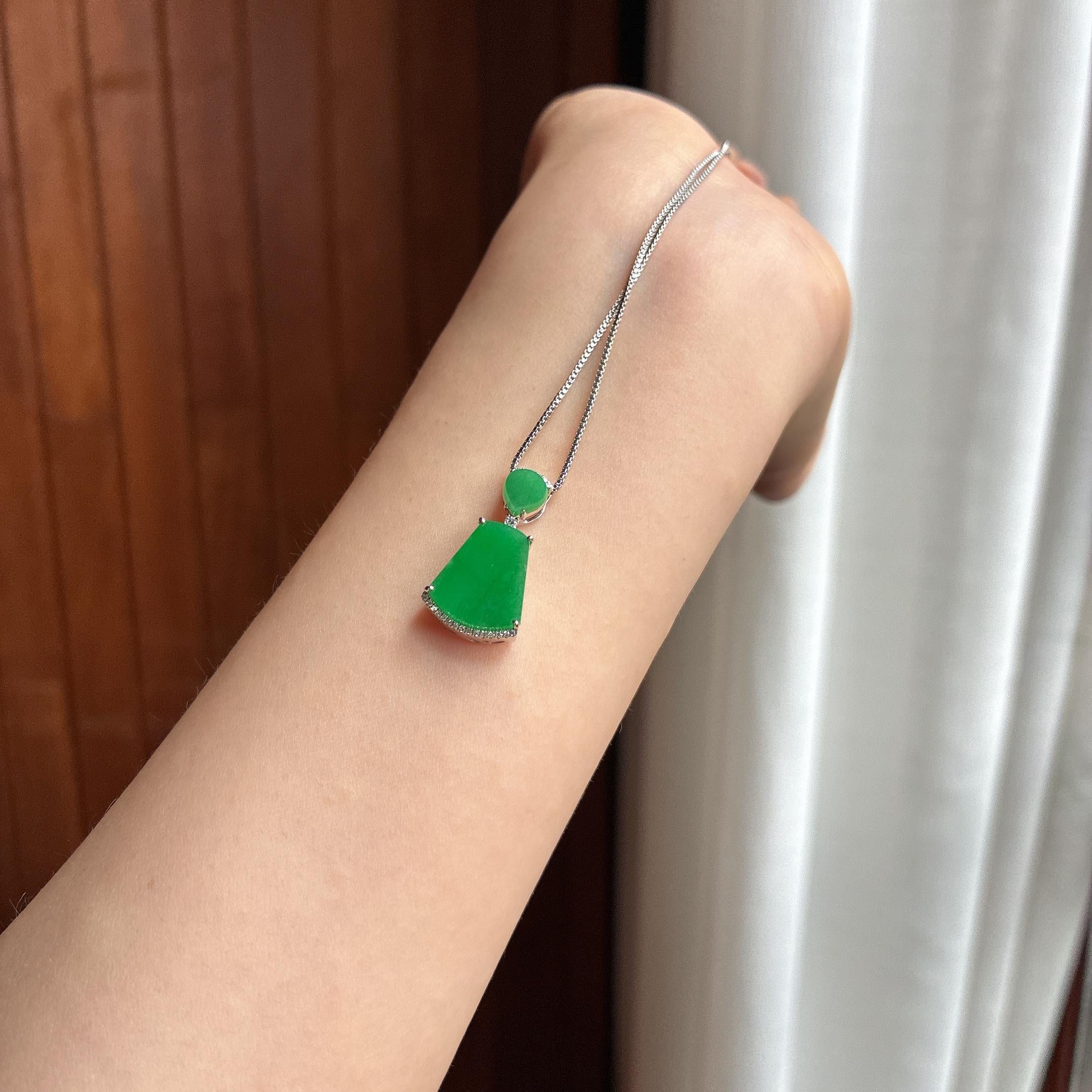 18k金镶糯冰满绿无事牌 天然缅甸A货翡翠（yc454774）