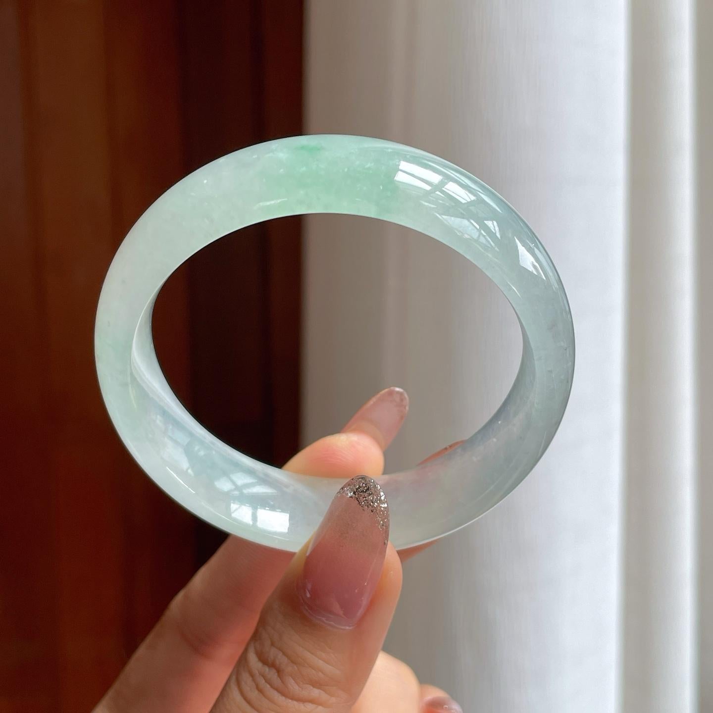 冰种飘绿花宽版翡翠手镯（55.7mm）（yc361775）
