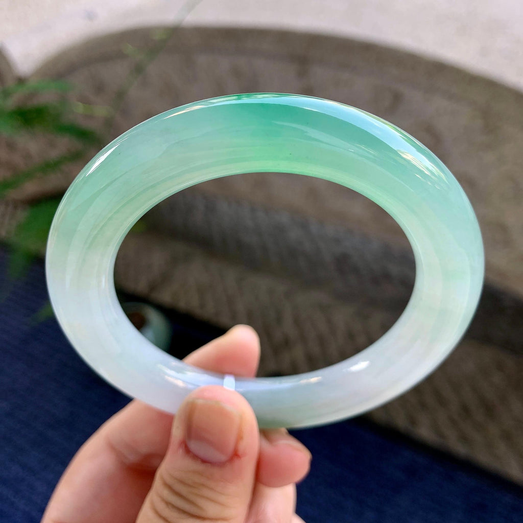 糯冰种飘绿圆条手镯（58.4mm）（yc243440）