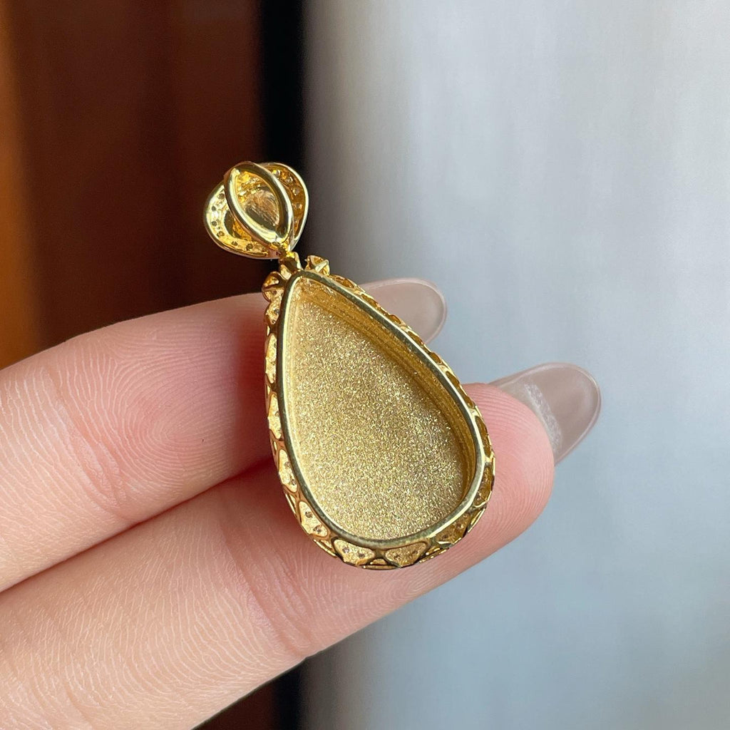 18k真金真钻镶糯冰满绿翡翠水滴（yc242747）