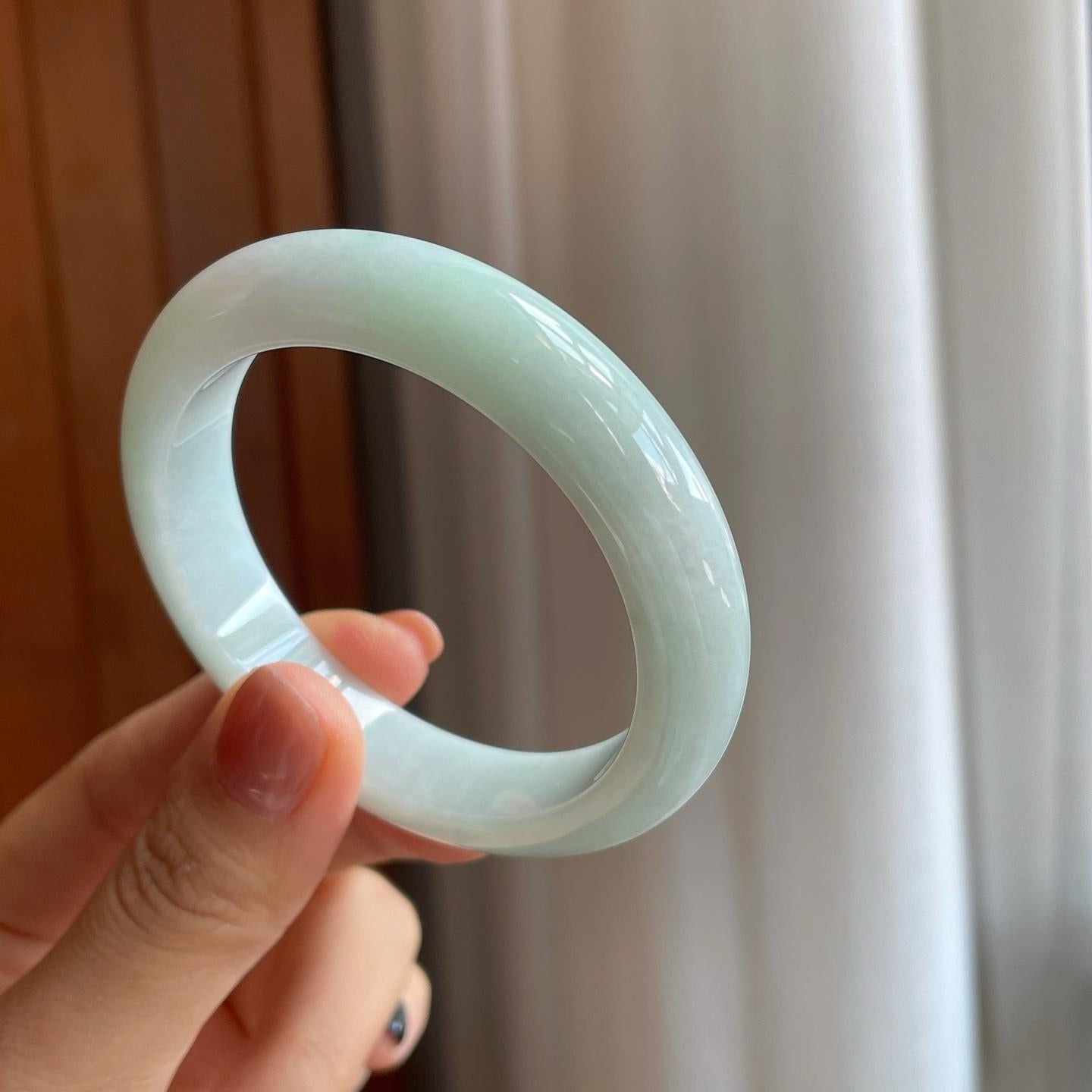 糯冰淡底色翡翠平安镯（52.5mm）（yc279299）